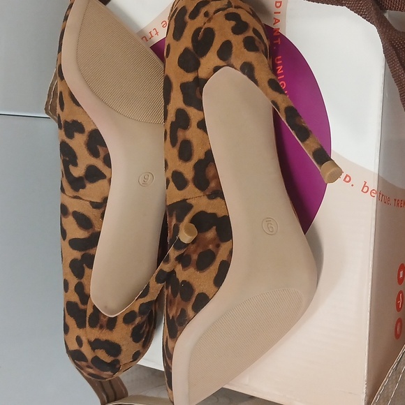 🆕️ Leopard print heels - Picture 9 of 9
